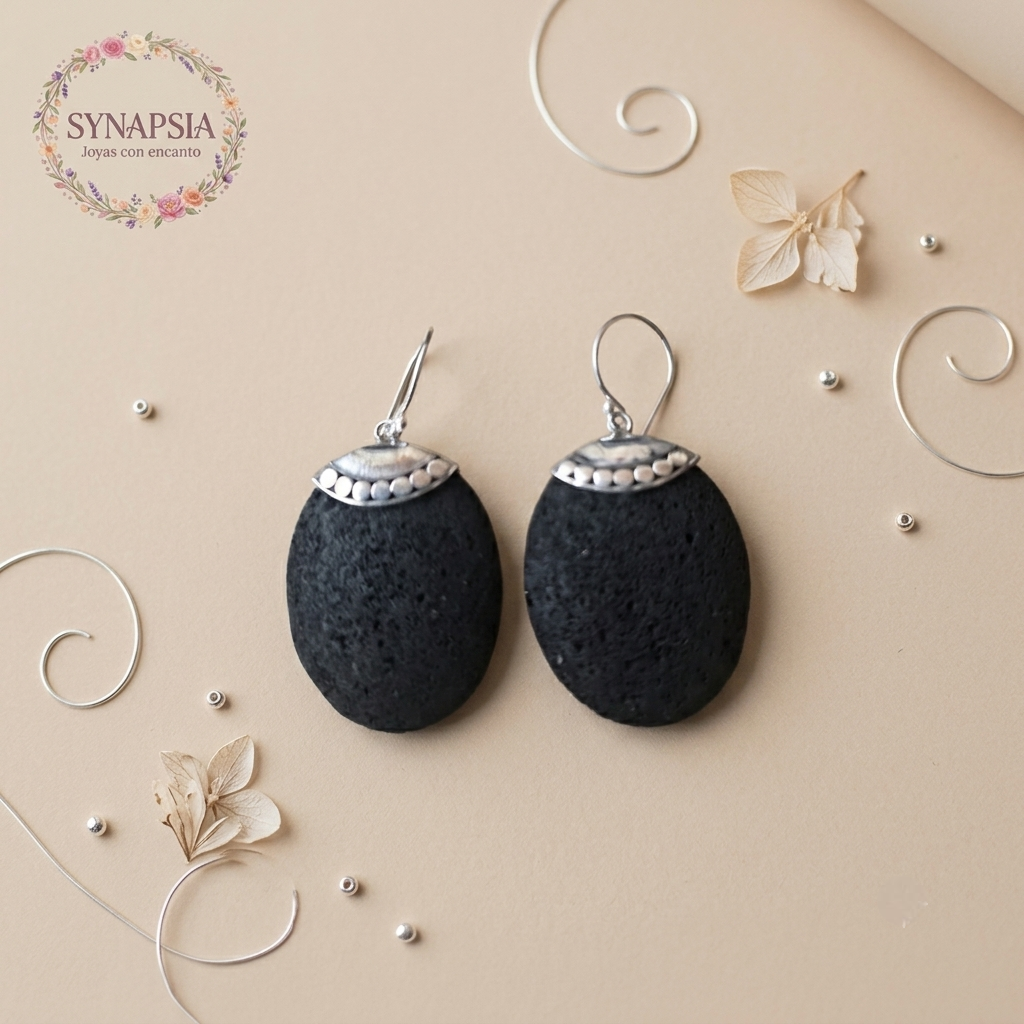 Pendientes de plata y lava volcánica